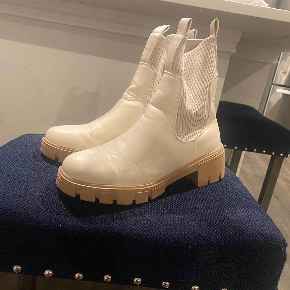 Lulu’s Chelsea boots